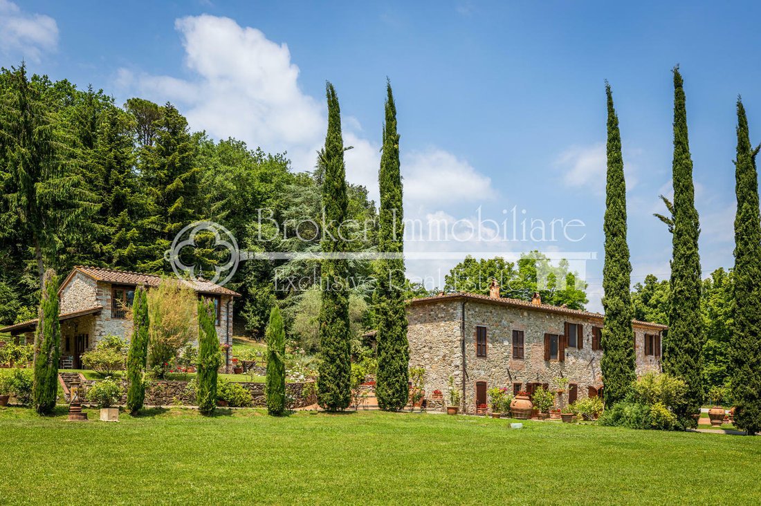 Villa in Historic Center, Lucca, Tuscany 3 - 11596953