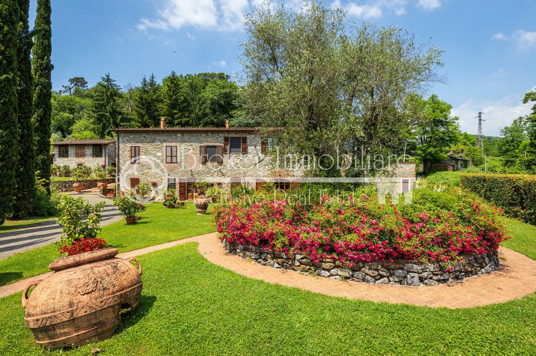 Villa in Historic Center, Lucca, Tuscany 5 - 11596953