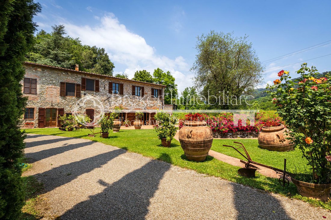 Villa in Historic Center, Lucca, Tuscany 4 - 11596953