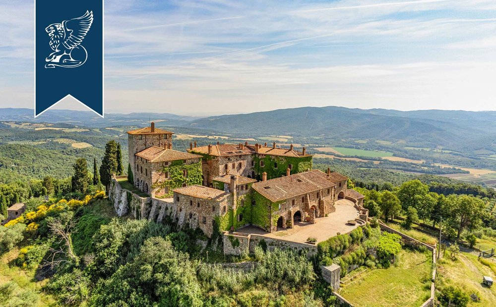 Lujo castillos en venta en Toscana, Italia | JamesEdition