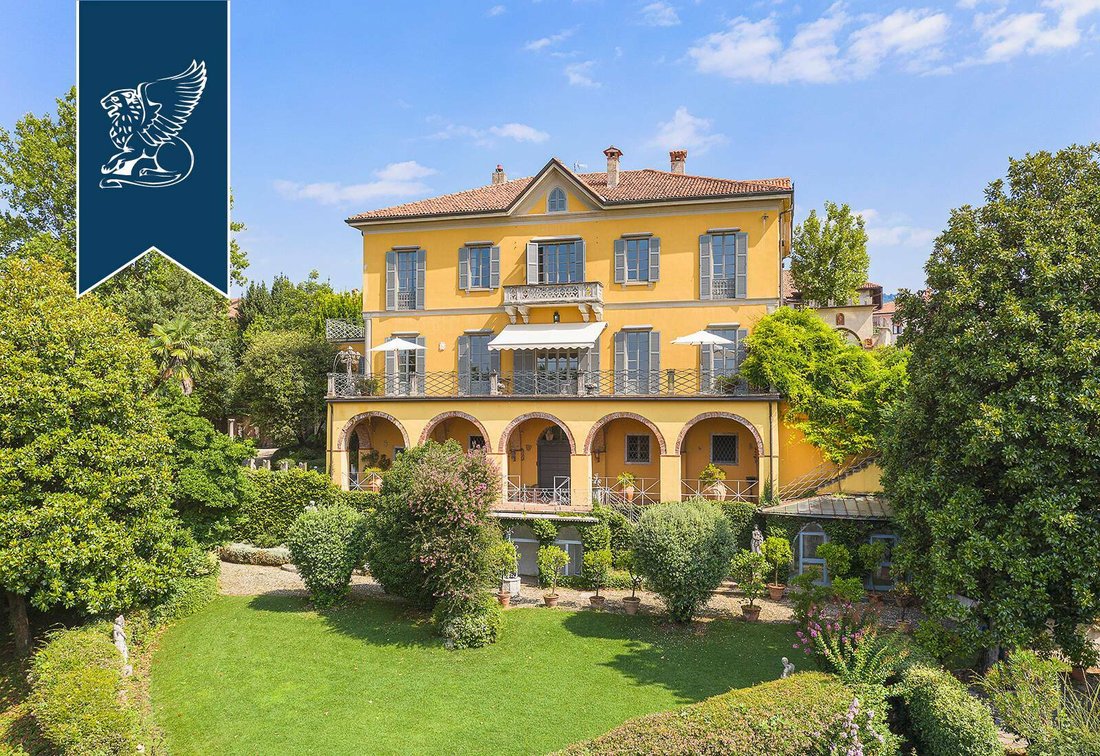 Historic Luxury Villa For Sale In Lombardy In Monte, Lombardy, Italy