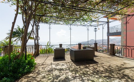 House in Se, Madeira, Portugal 1