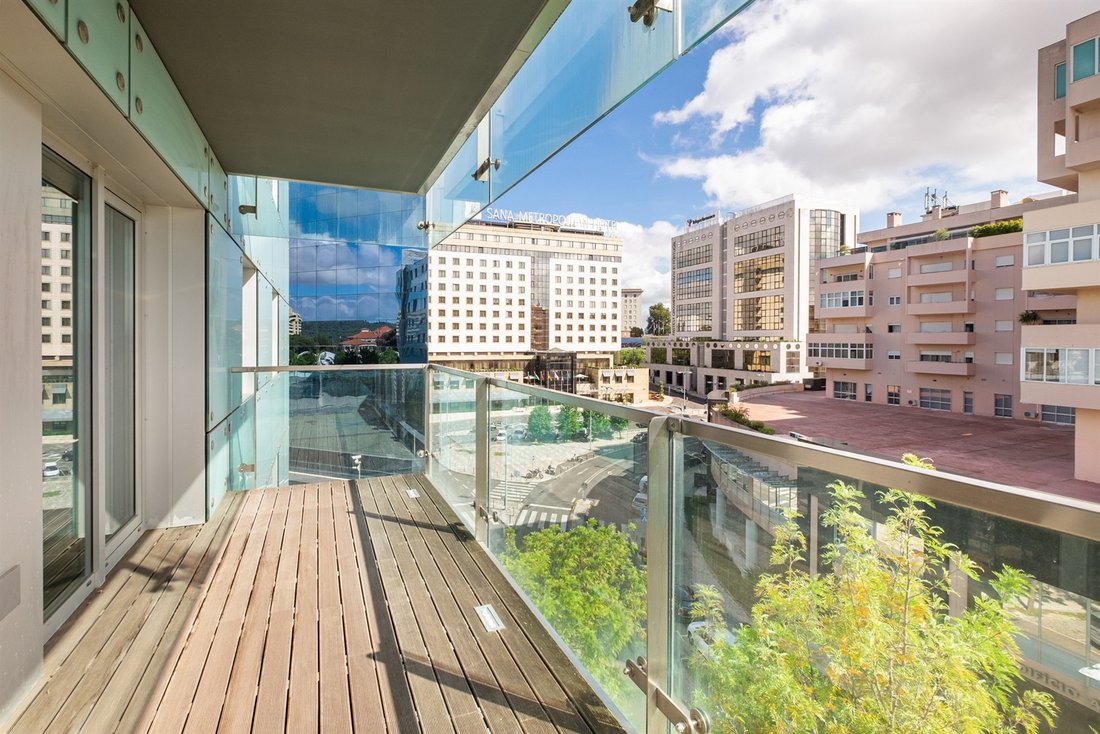 Flat, 6 Bedrooms, For Sale In Lisbon, Lisbon, Portugal For Sale (11438378)