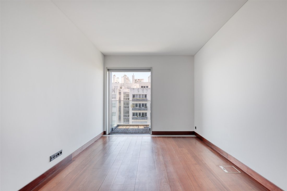 Apartment in Arroios, Lisbon, Portugal 5 - 10983195