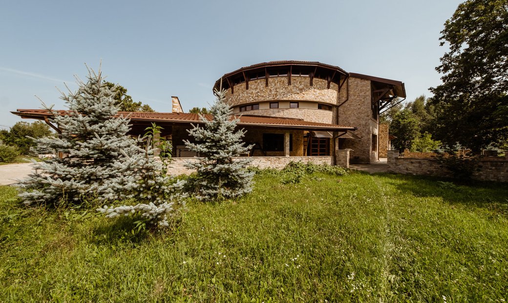 Contemporary Mansion In Transylvania In Lăpușel, Maramureș County