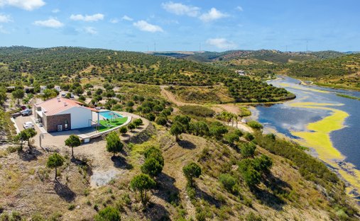 Estate in Mértola, Beja District, Portugal 1