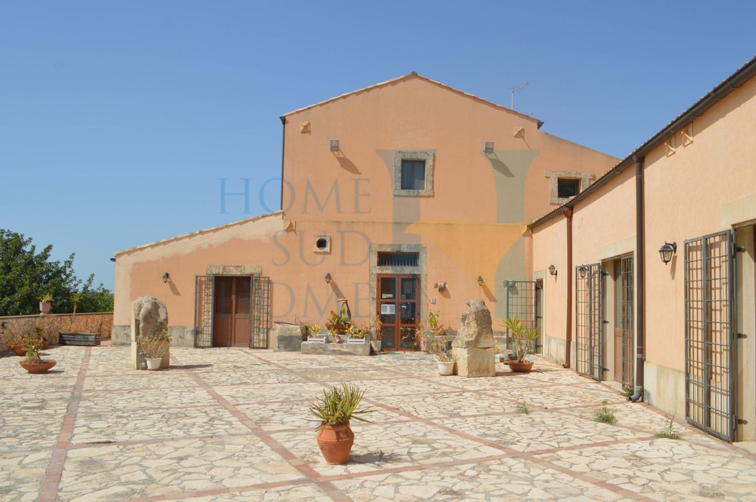 Villa in Center, Noto, Sicily 1 - 11614788