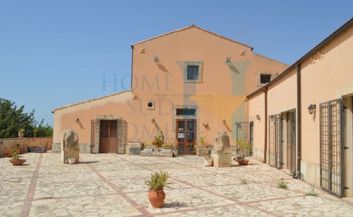 Villa in Zentrum, Noto, Sizilien 1