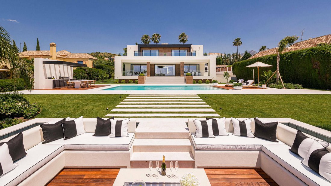 Villa in Nueva Andalucia, Marbella, Spain 1 - 11615587