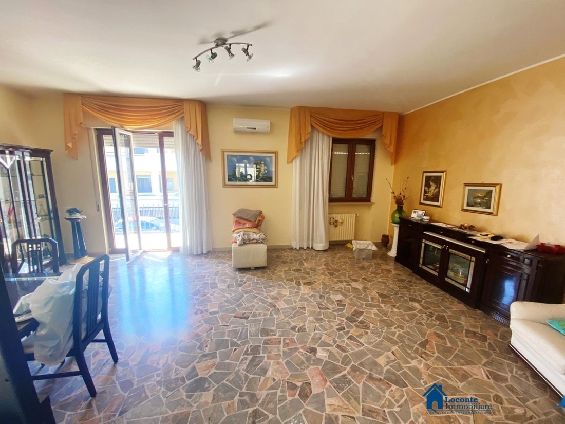 Casa en Capurso, Apulia, Italia 2 - 11622957