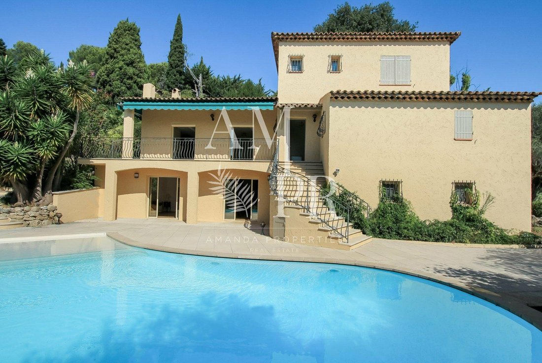 Villa in Vence, Provence-Alpes-Côte d'Azur, France 1 - 11623947