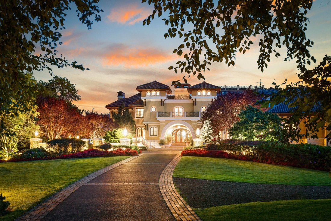 Villa Paradiso Navesink River Magic In Rumson, New Jersey, United