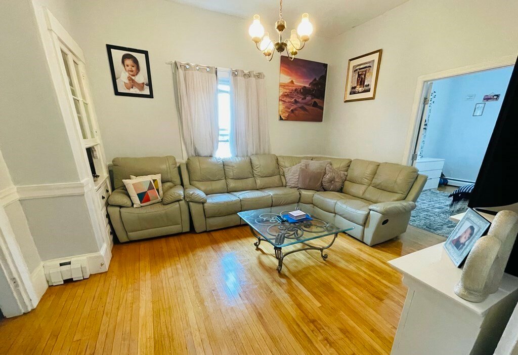 House in Medford, Massachusetts, United States 3 - 11627471