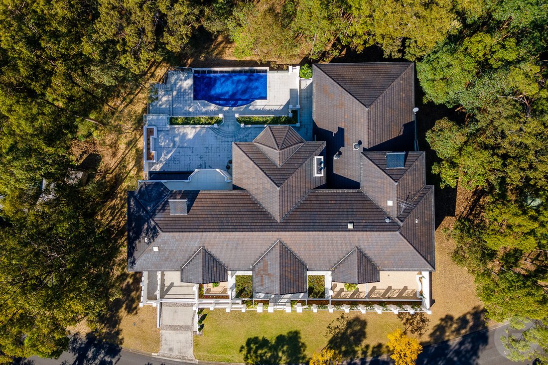 Timeless Elegance With Exclusive In Kenmore Hills, Queensland