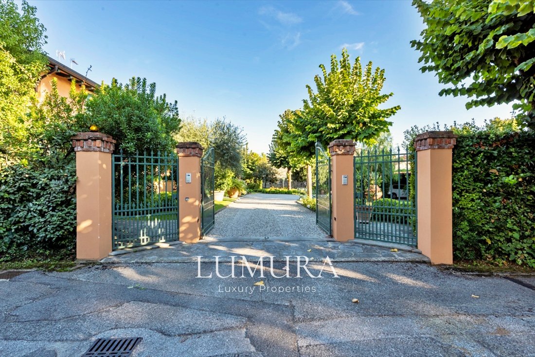 Luxury Villa For Sale In Pietrasanta Surrounded In Pietrasanta, Tuscany
