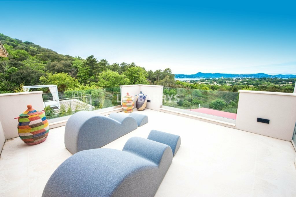 Saint-Tropez’s Crown: A Riviera Castle Where Time Stands Still