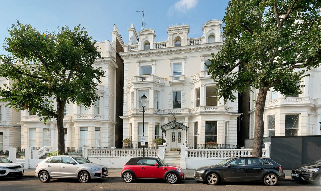 Very Special Four Bedroom Upper In London, England, United