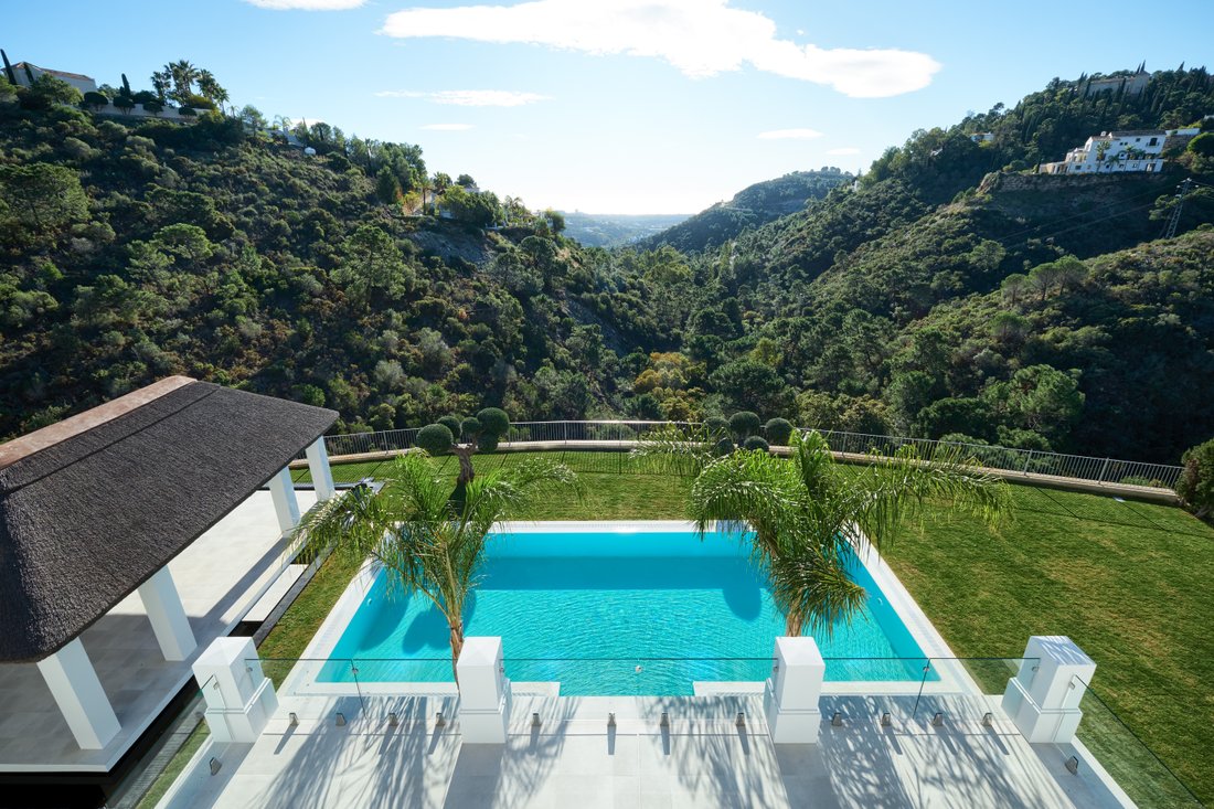 Villa in Benahavis, Andalusia, Spain 3 - 11647974