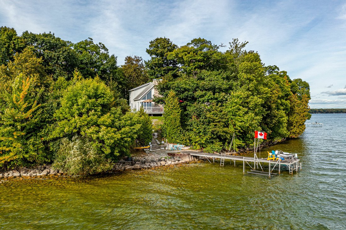 House in Orillia, Ontario, Canada 2 - 11648284