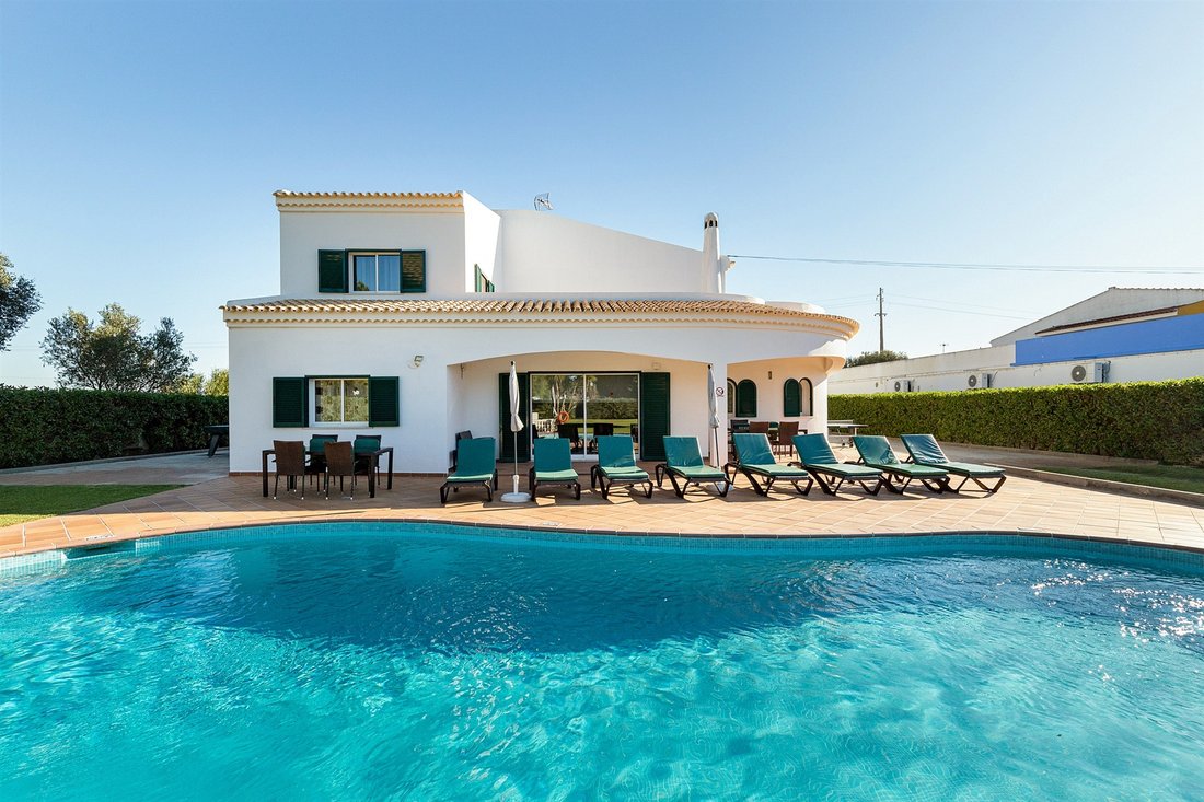 Detached House, 4 Bedrooms, For Sale In Albufeira, Algarve, Portugal