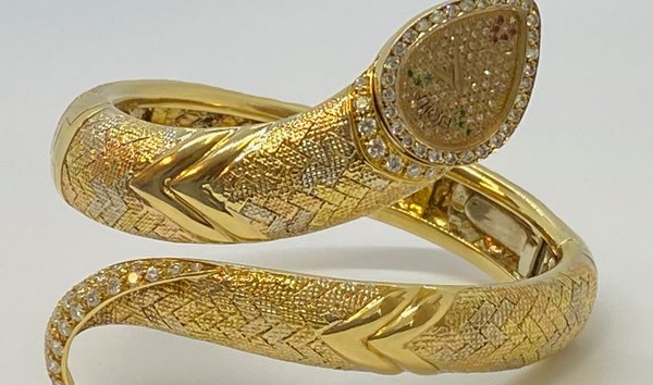 Beautiful Snake Bracelet Watch (11652555)