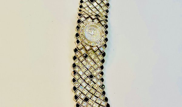 Elegant Diamond Bracelet Watch (11652602)
