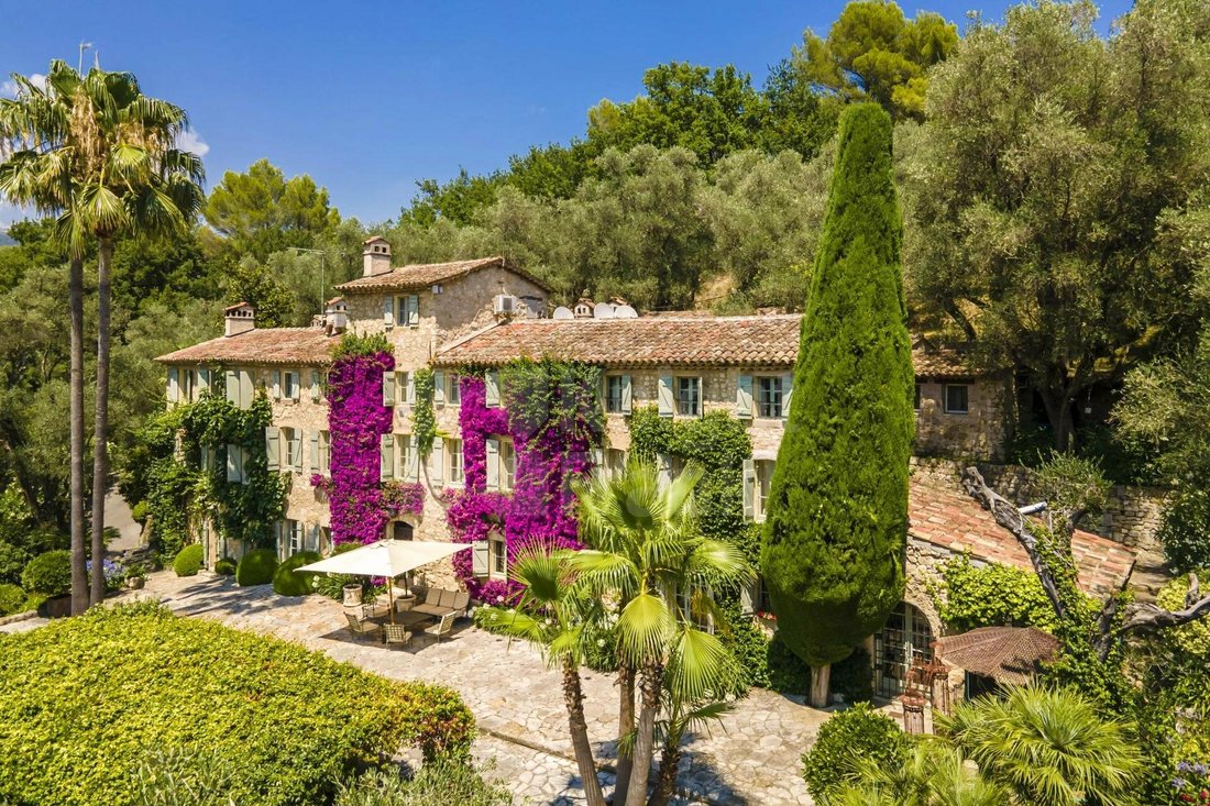 Villa in Grasse, Provence-Alpes-Côte d'Azur, France 1 - 11653458