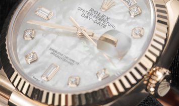 Rolex Day-Date 36 128235-0029 18 Ct Everose Gold Diamond Set White Mother-Of-Pearl Dial