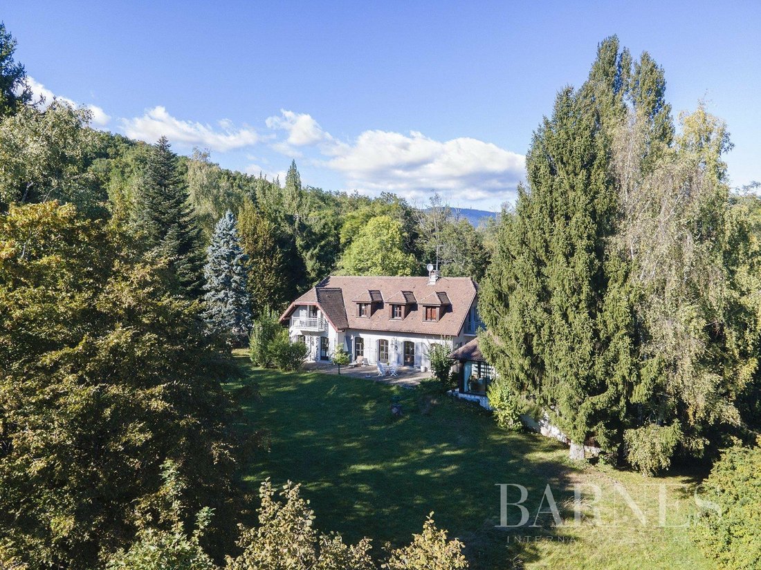 Villa à Divonne-les-Bains, Auvergne-Rhône-Alpes, France 1 - 11662749