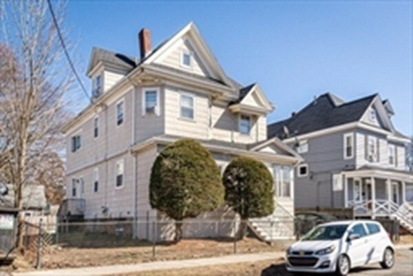 House in Saugus, Massachusetts, United States 2 - 11662457