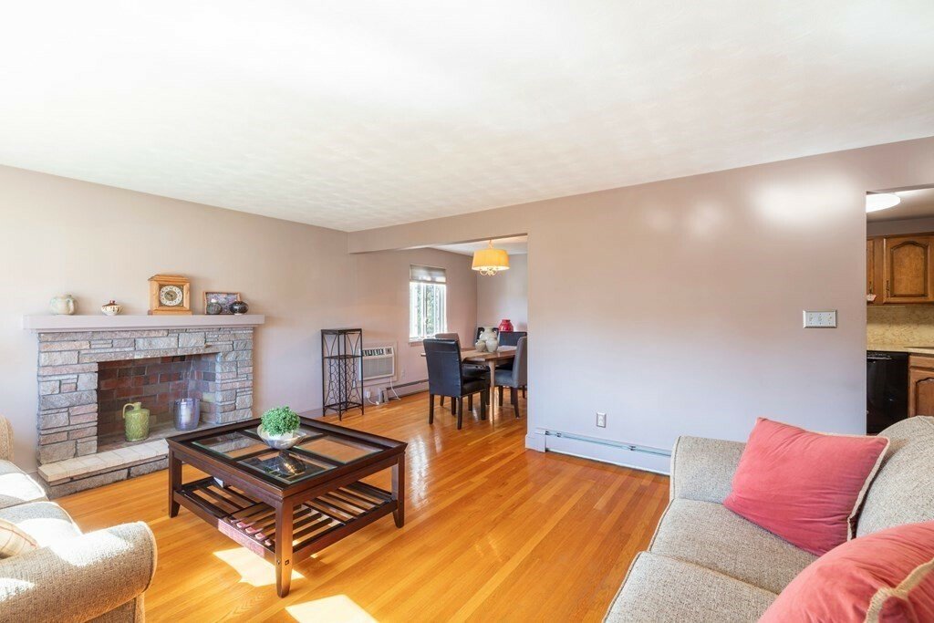 House in Waltham, Massachusetts, United States 4 - 11665178