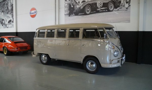 VOLKSWAGEN T1 Minivan (11665909)