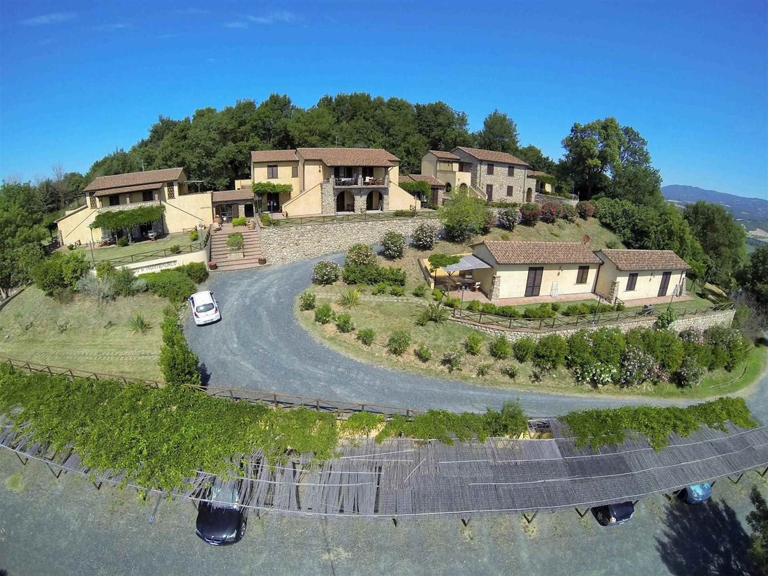 Estate in Montecatini Val di Cecina, Tuscany, Italy 3 - 11668827