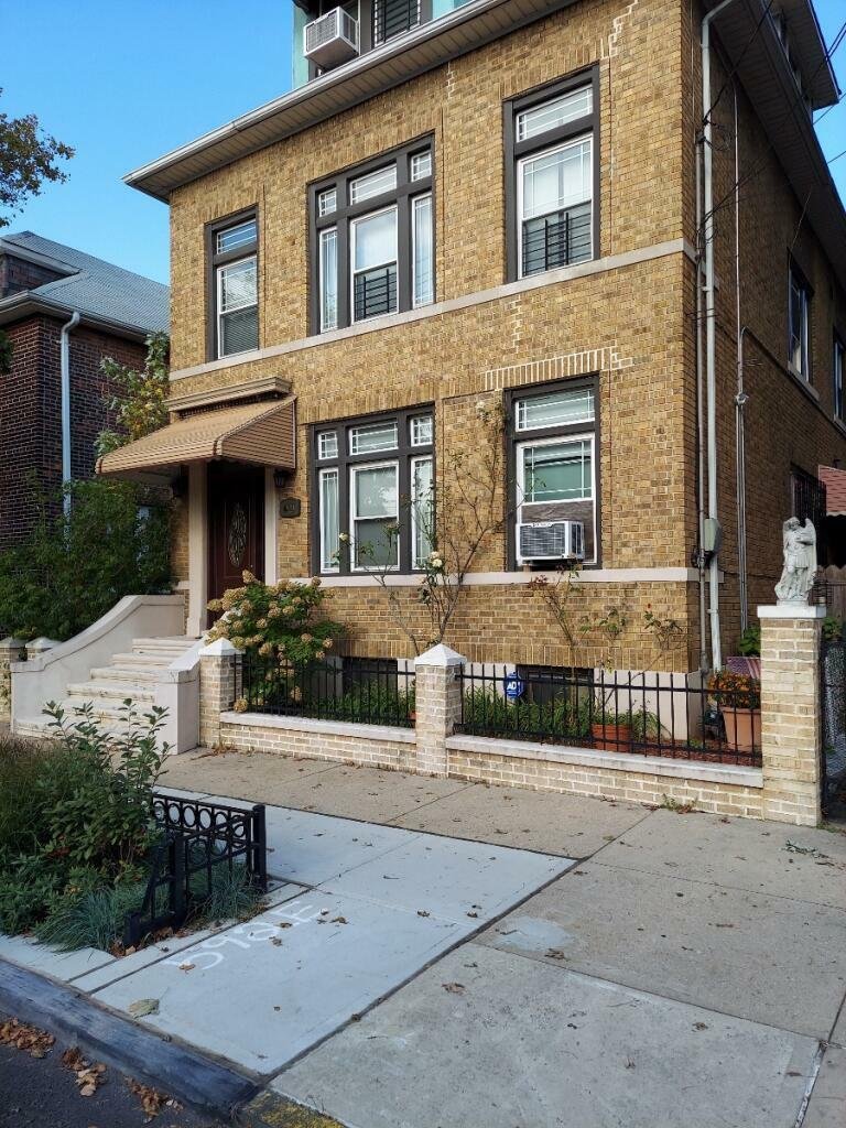 8 Bedrooms Single Family Detached In New York, New York, United States For Sale (11668417)