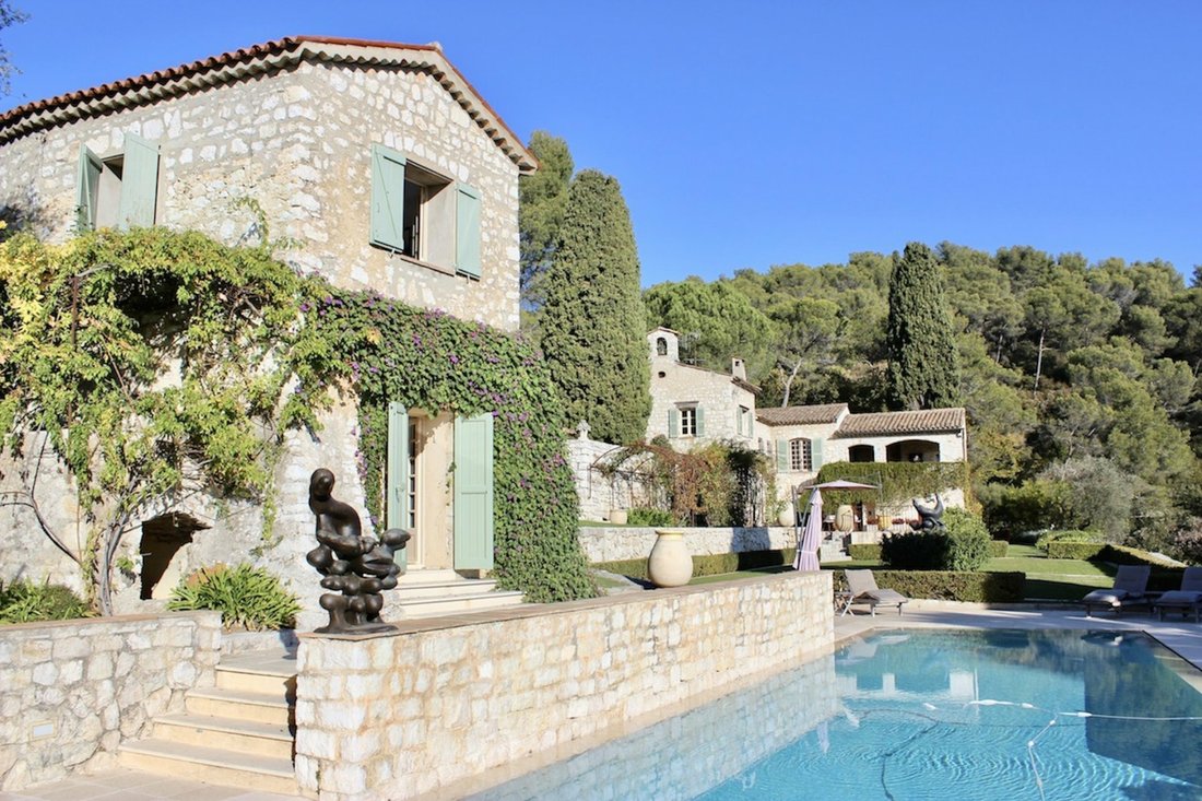 Villa in La Colle-sur-Loup, Provence-Alpes-Côte d'Azur, France 1 - 11672250