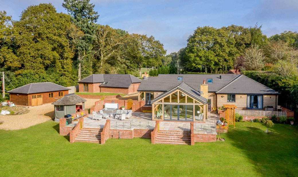 Stunning Detached Family Stunner On Eight In Baughurst, England, United