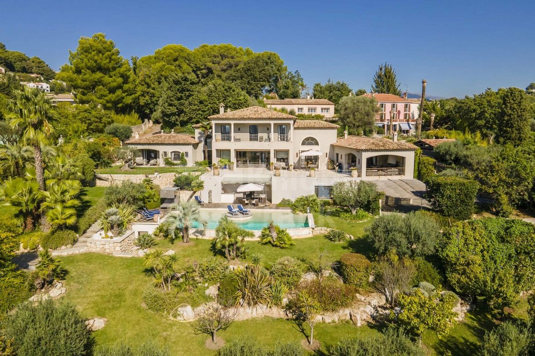 Villa in Mougins, Provence-Alpes-Côte d'Azur, France 1 - 11679890