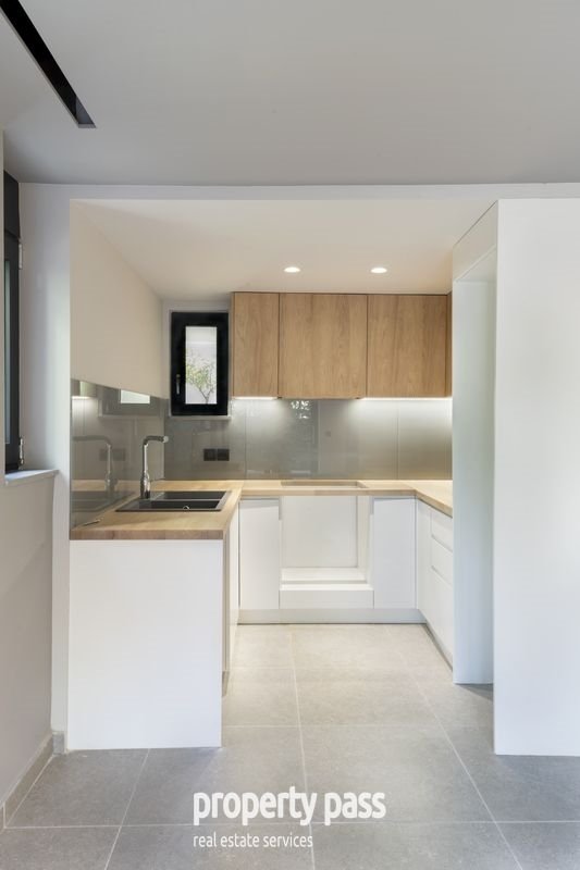 Apartment in Vouliagmeni, Attica, Greece 5 - 11679647