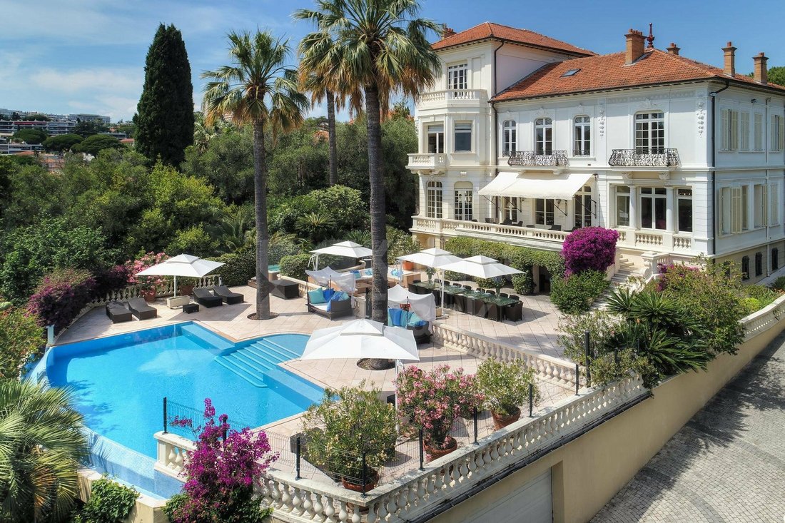 Villa in Cannes, Provence-Alpes-Côte d'Azur, France 1 - 11683051