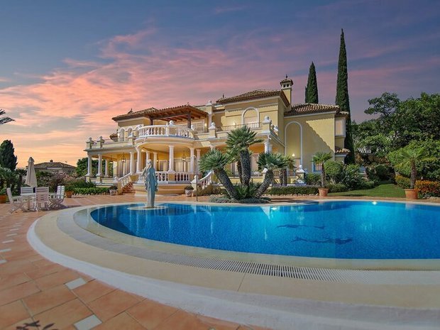Villa in El Paraíso, Andalusia, Spain 1