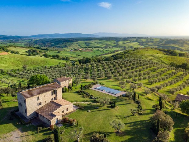 Luxury farm ranches for sale in Italy | JamesEdition