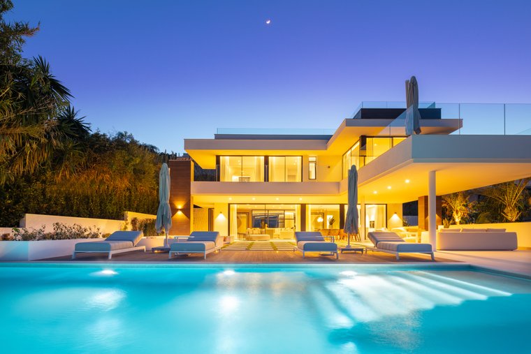 A Blueprint For Success In Selling Luxury Real Estate