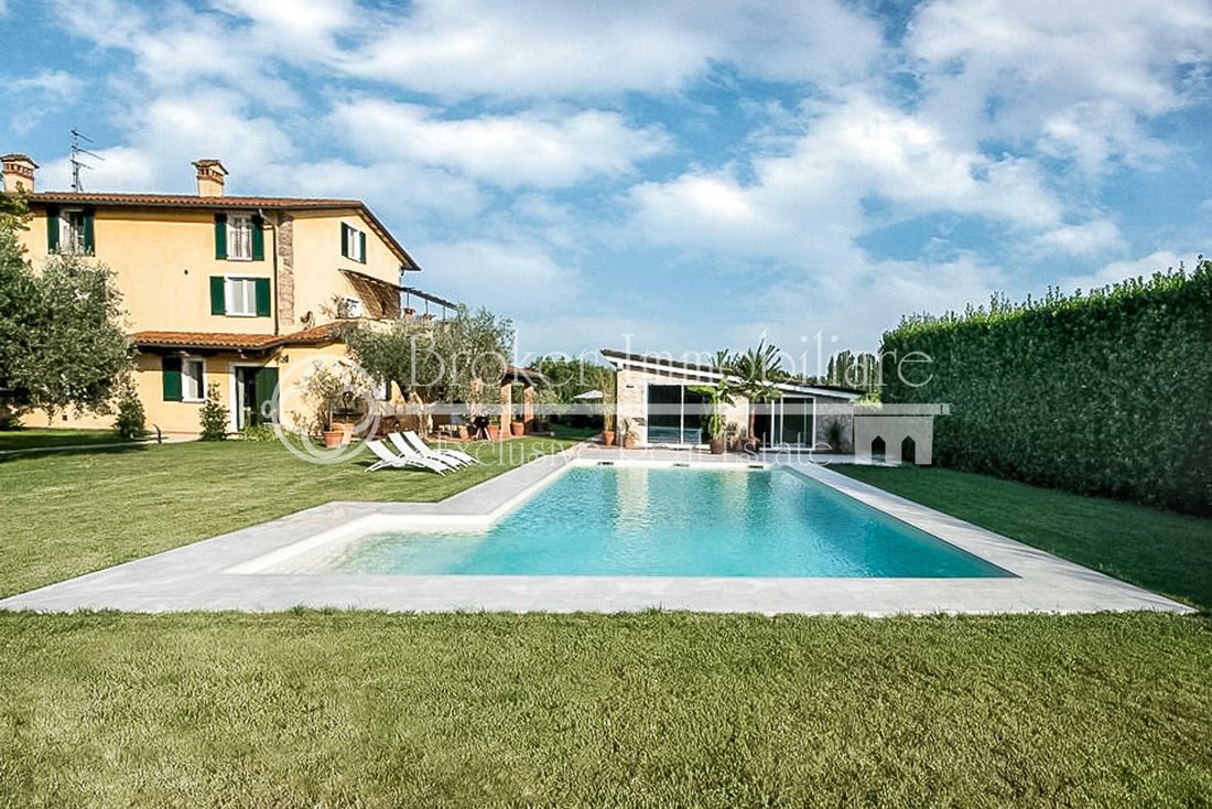 Villa en Marina di Pietrasanta, Toscana, Italia 1 - 11691635