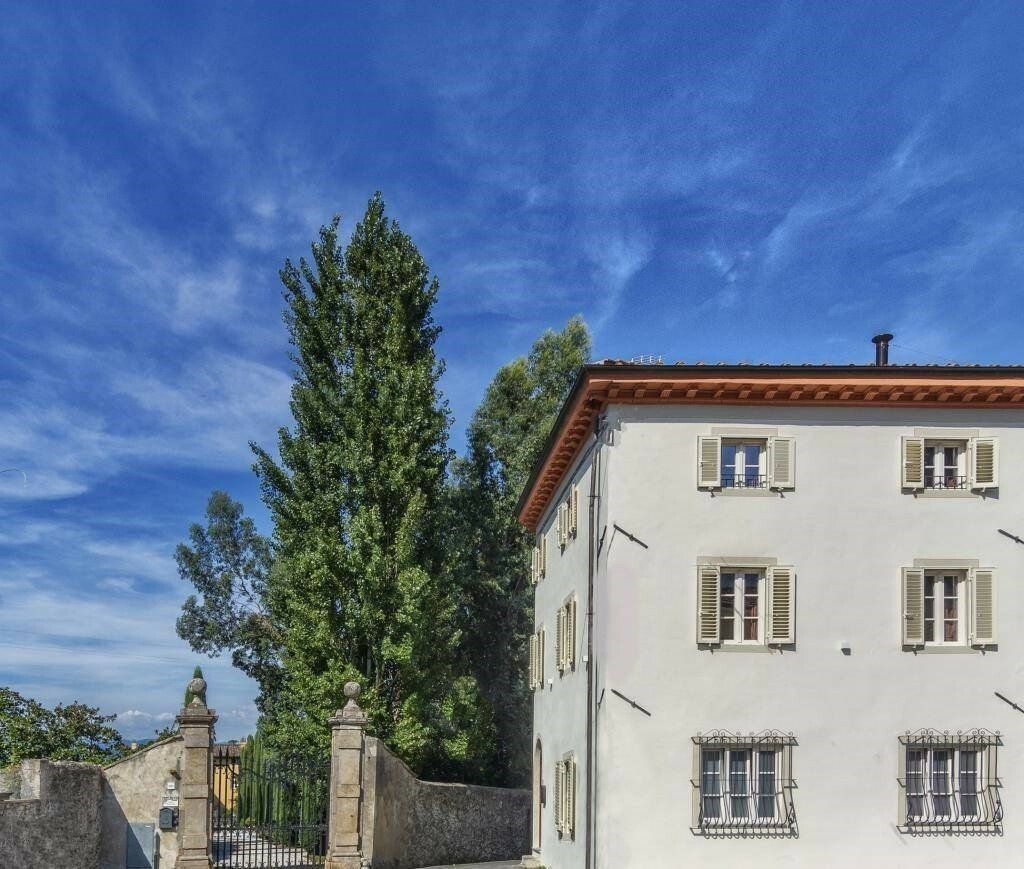 Whispers of Tuscany: A Timeless Stone Haven in Capannori’s Golden Hills