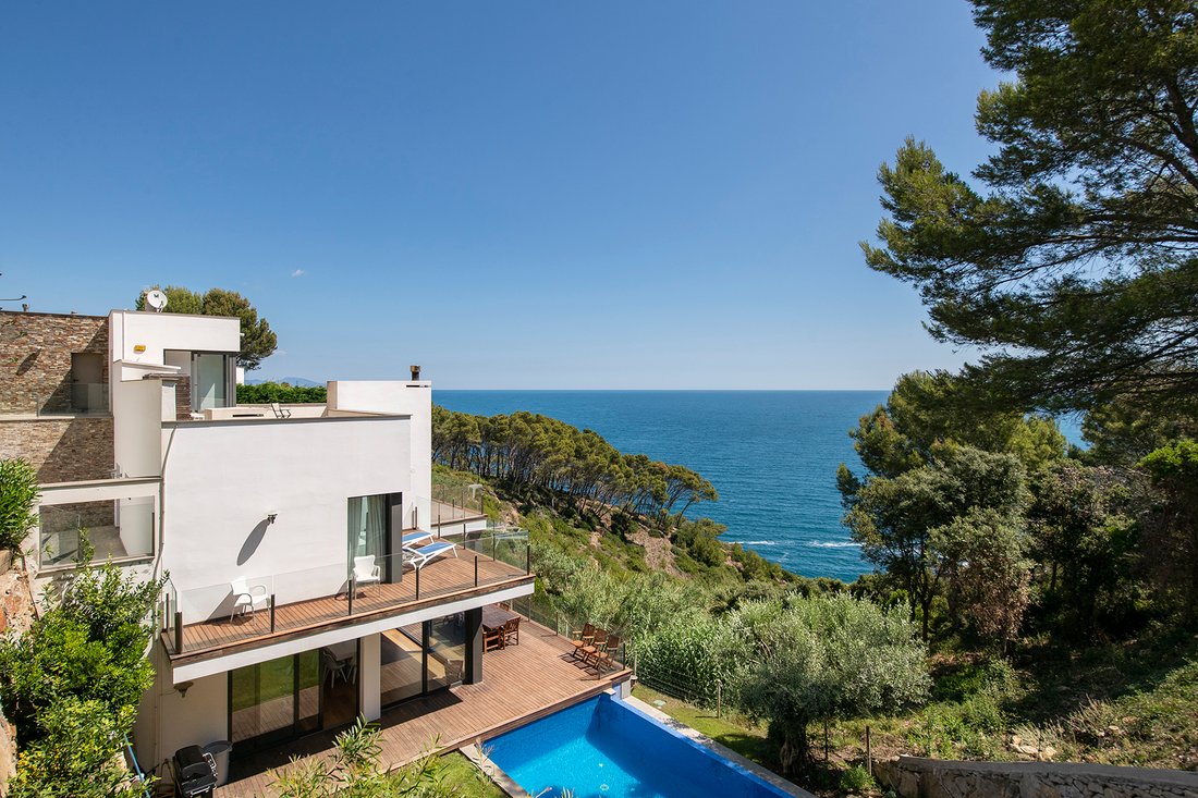 Wonderful House In First Sea Line In Begur, Catalonia, Spain For Sale