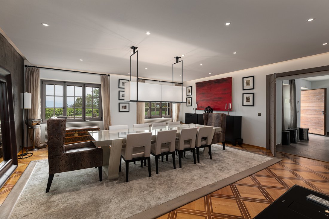 Mansion In The Heart Of A Sumptuous Park With In Gingins, Vaud