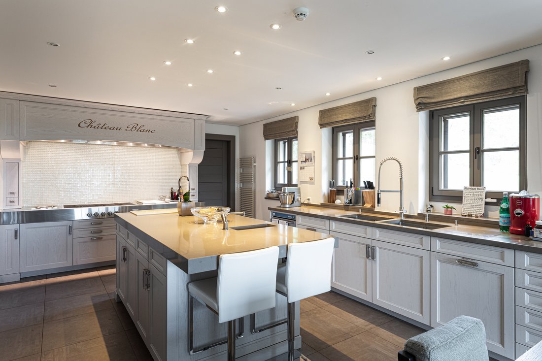 Mansion In The Heart Of A Sumptuous Park With In Gingins, Vaud