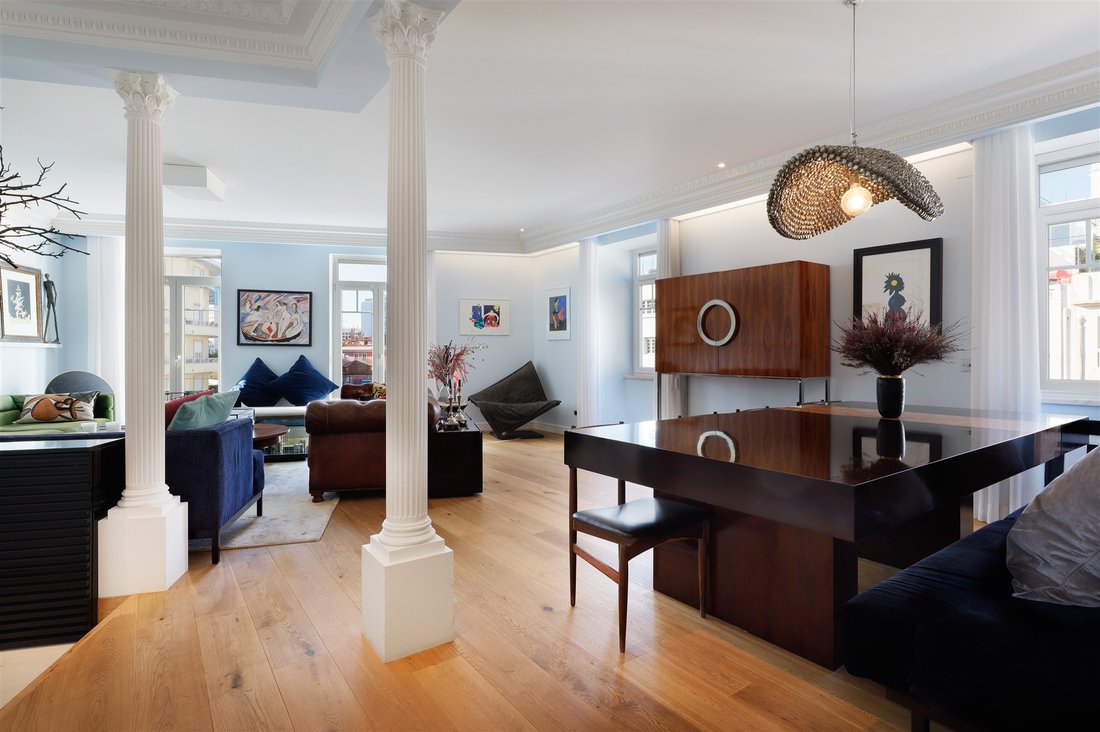Apartment in Santo Antonio, Lisbon, Portugal 2 - 11708627