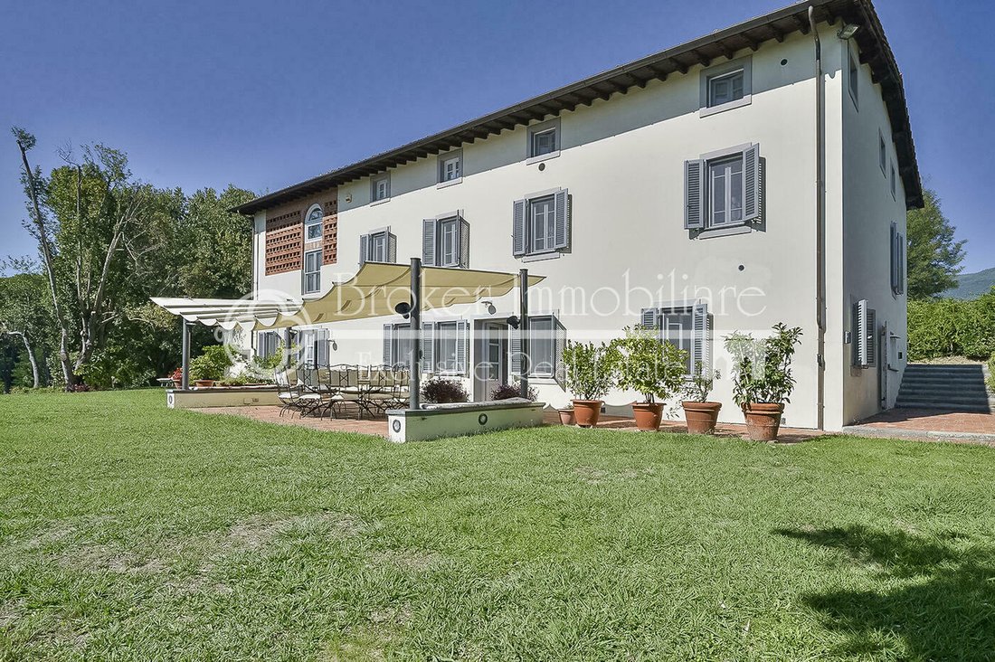 Villa in Historic Center, Lucca, Tuscany 4 - 11707647