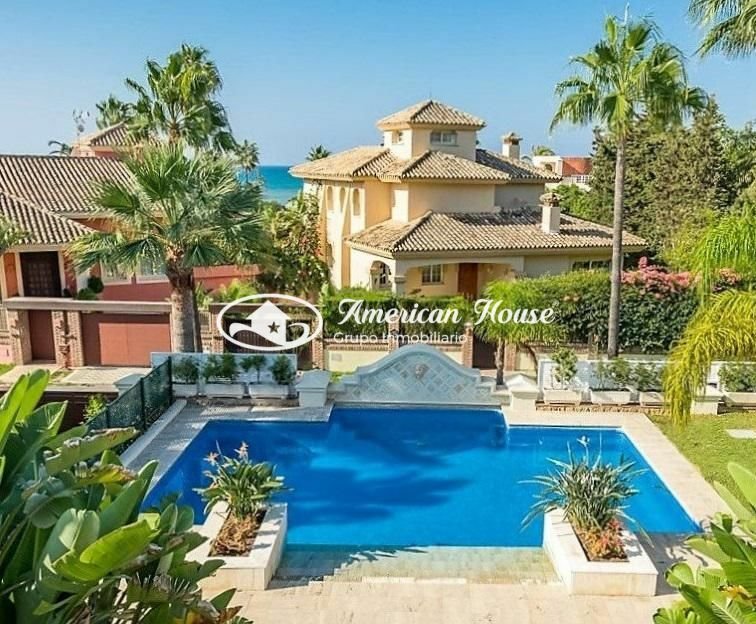 Villa in Marbella, Andalusia, Spain 1 - 11709381